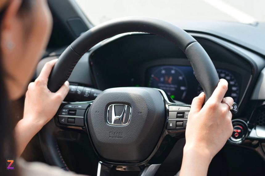 Cận cảnh Honda CR-V Hybrid bán tại Việt Nam, SUV 5 chỗ giá từ 1,259 tỷ